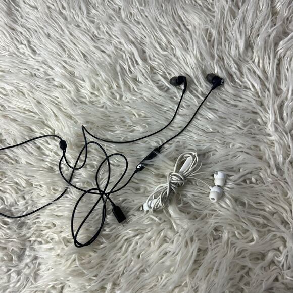 Lightning Headphones for IPhone - Picture 1 of 4